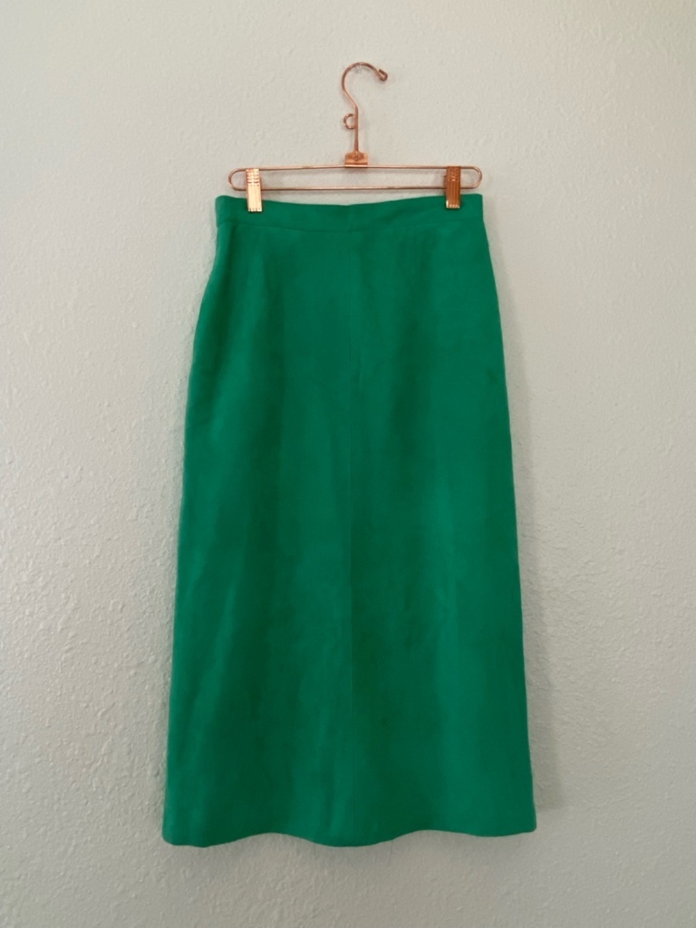 VTG Albert Nipon Green suede leather Midi Skirt Classic Straight Silhouette